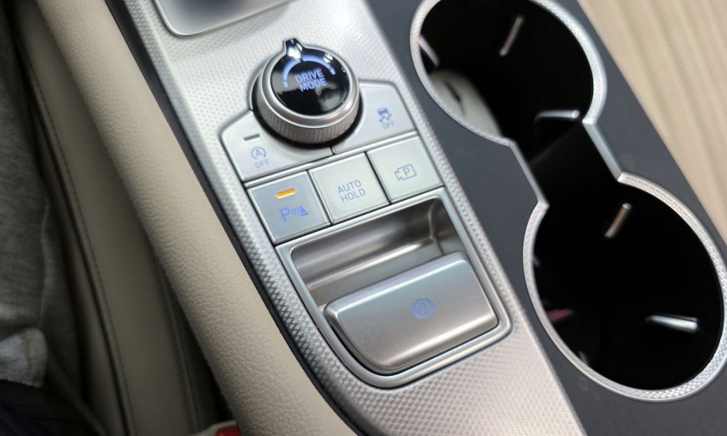 Genesis G70 Gasoline 2.5T 4WD, 2025