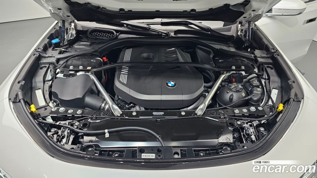 BMW 7-Series 740i xDrive M Sport, 2025