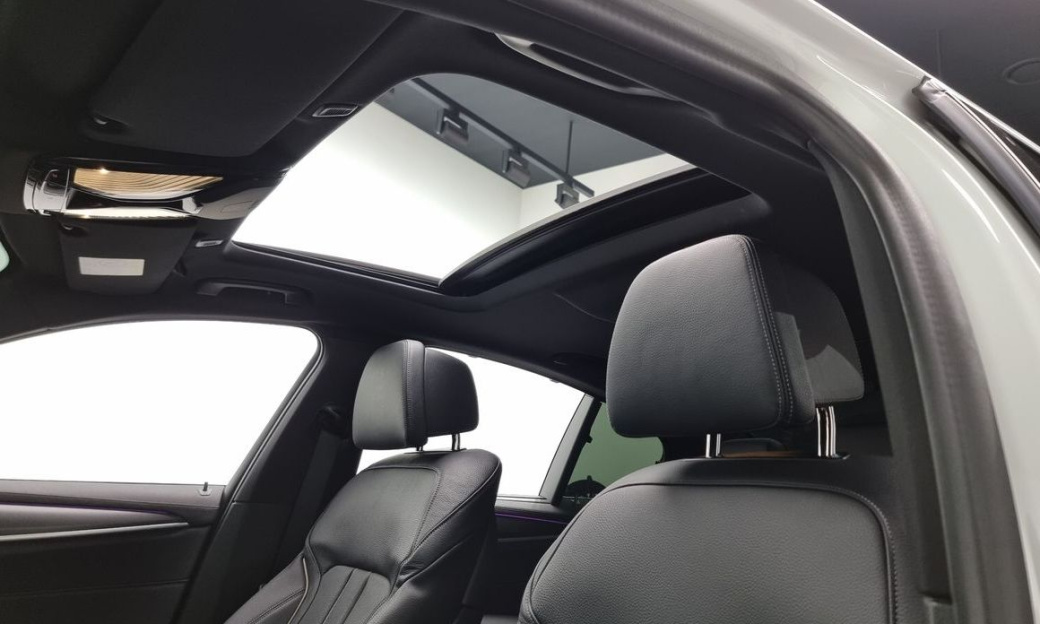 BMW 5-Series 520i M Sport, 2023