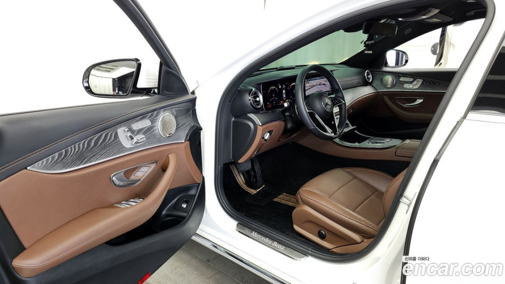 Mercedes-Benz E-Class E350 4MATIC Exclusive, 2023