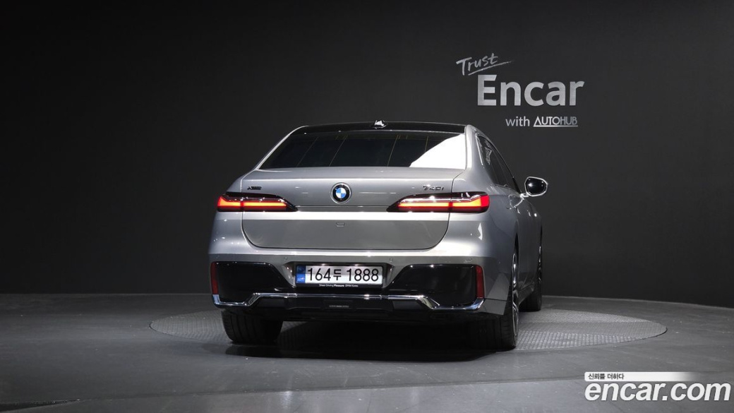 BMW 7-Series 740i xDrive M Sport, 2025