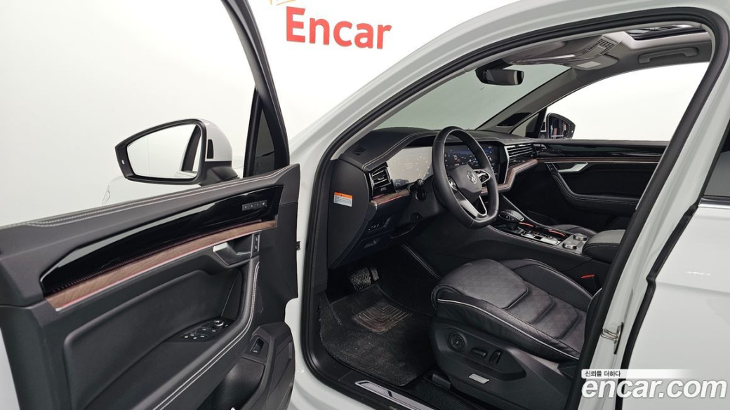 Volkswagen Touareg 3.0 TDI Prestige, 2024