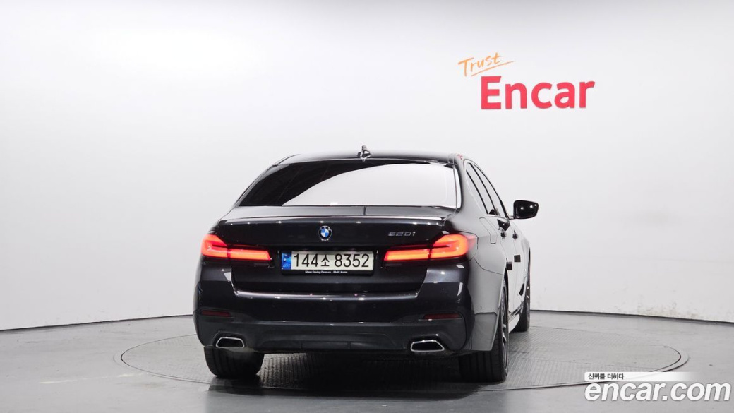BMW 5-Series 520i M Sport, 2022