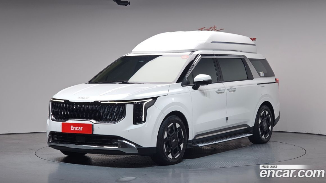 Kia Carnival 9-Seater Hi Limousine, 2024