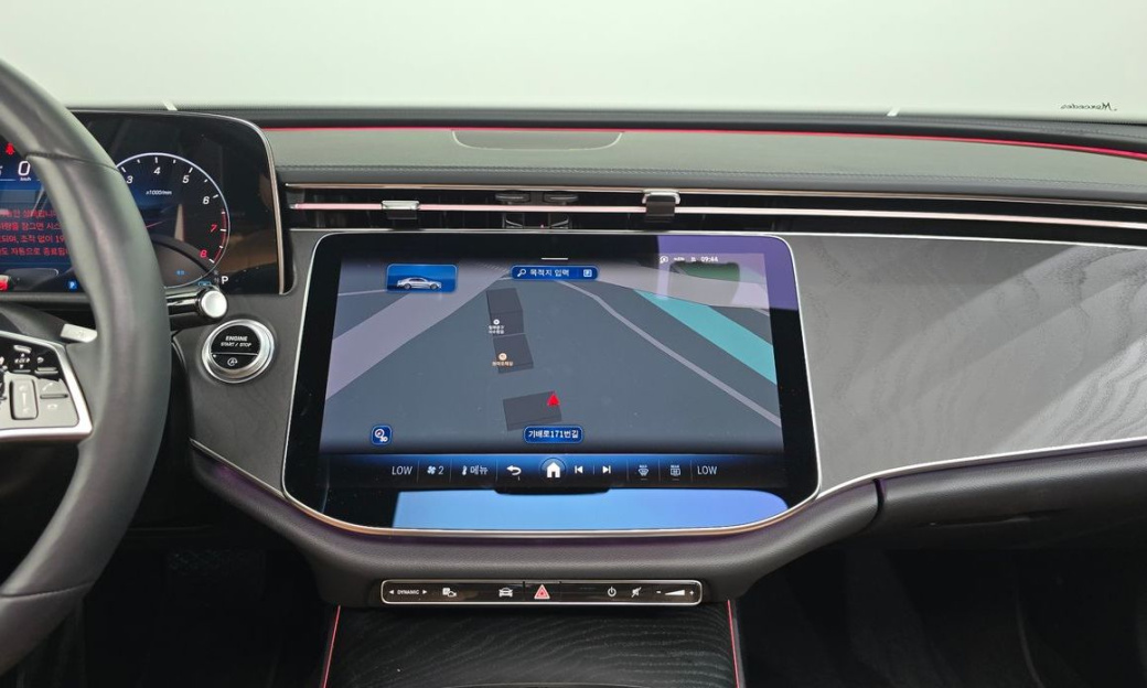 Mercedes-Benz E-Class E200 Avantgarde, 2025