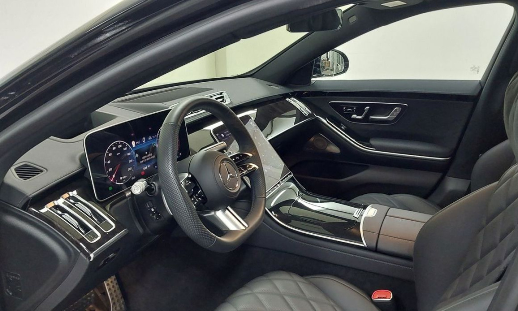 Mercedes-Benz S-Class S500 4MATIC, 2026