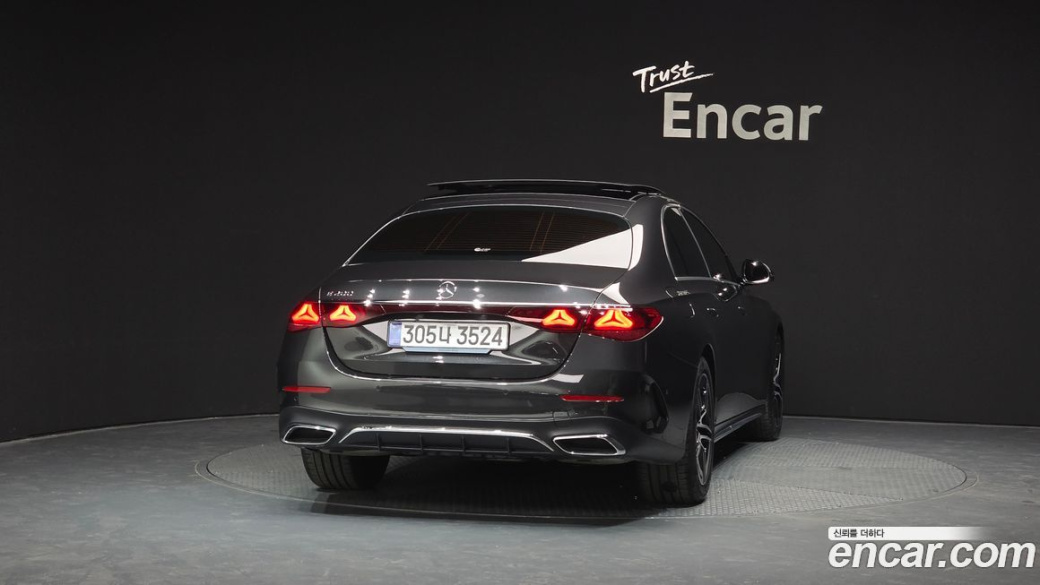 Mercedes-Benz E-Class E200 AMG Line, 2026