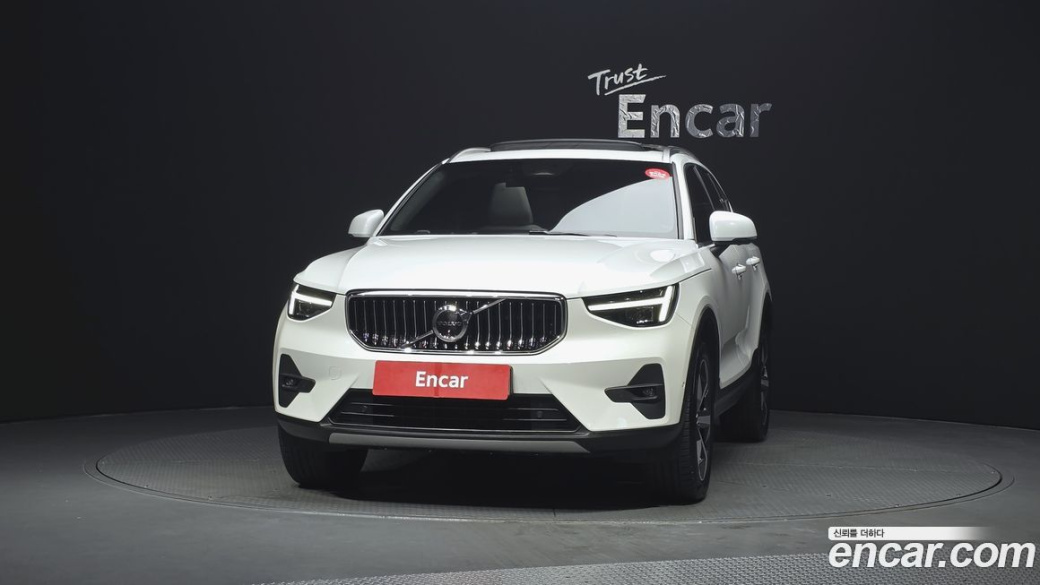 Volvo XC40 B4 Ultimate Bright, 2024