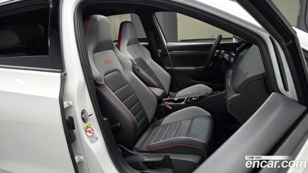 Volkswagen Golf 2.0 GTI, 2024