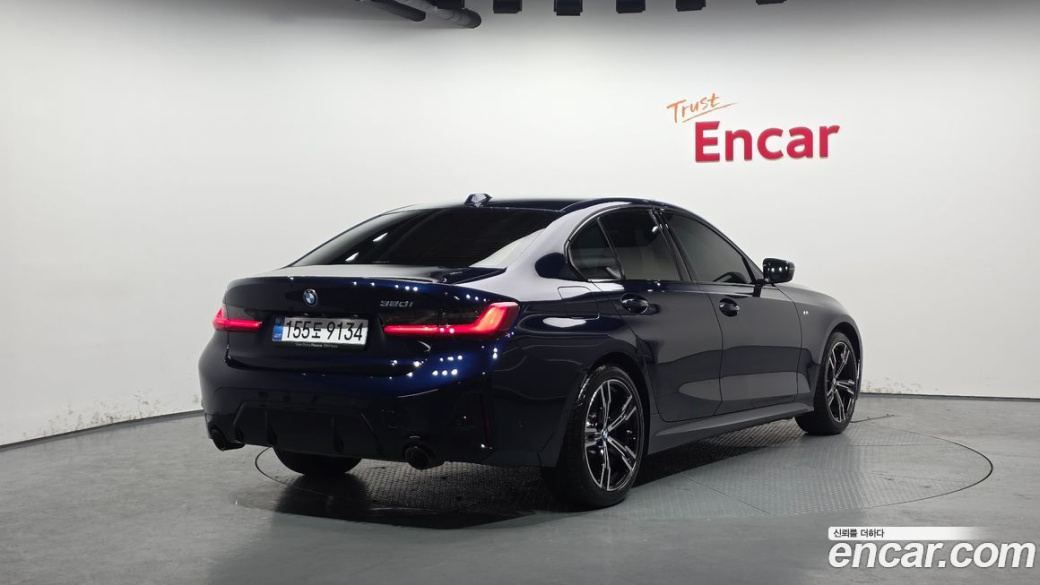 BMW 3-Series 320i M Sport, 2025