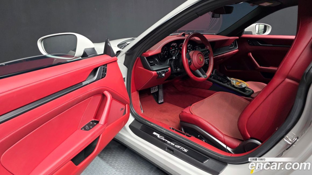 Porsche 911 Carrera GTS, 2023