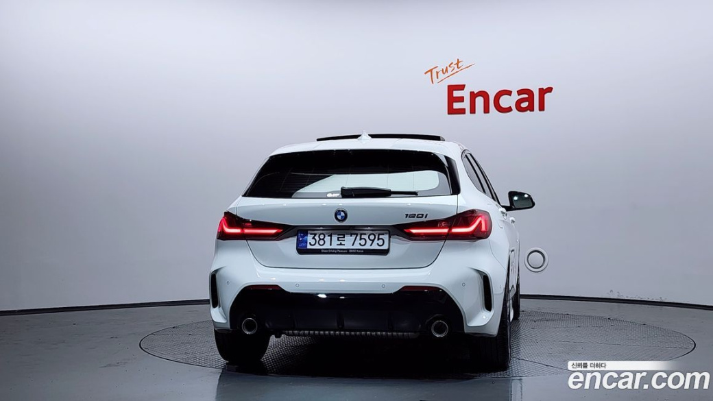 BMW 1-Series 120i M Sports, 2023