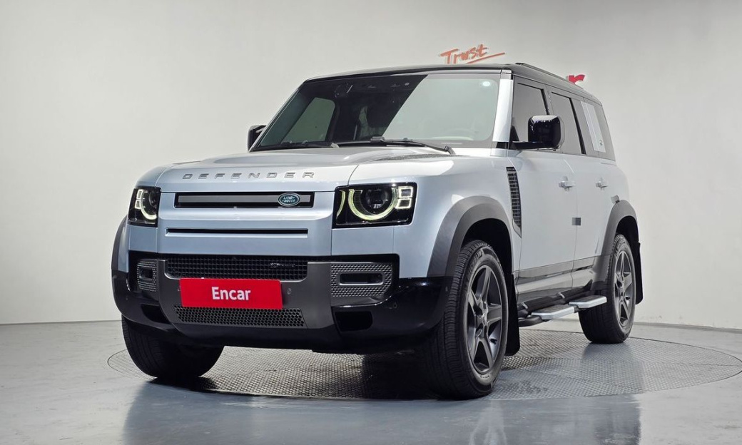 Land Rover Defender 110 P300 X-Dynamic SE, 2023