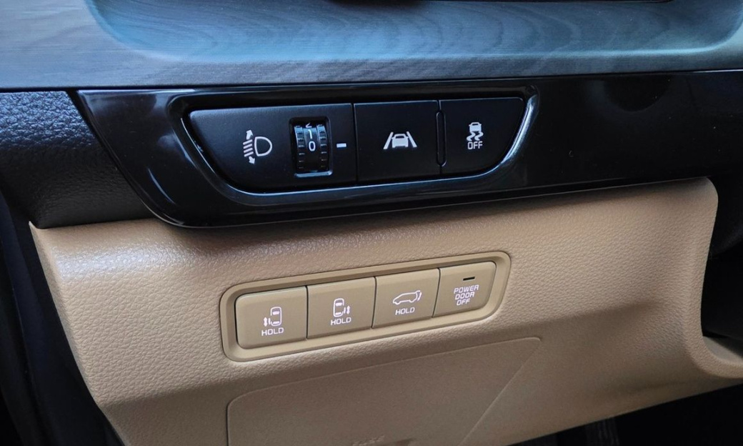 Kia Carnival 9-Seater Signature, 2023