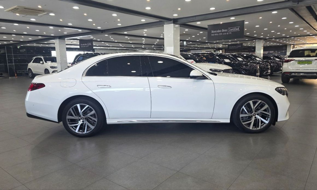 Mercedes-Benz E-Class E220d 4MATIC Exclusive, 2024