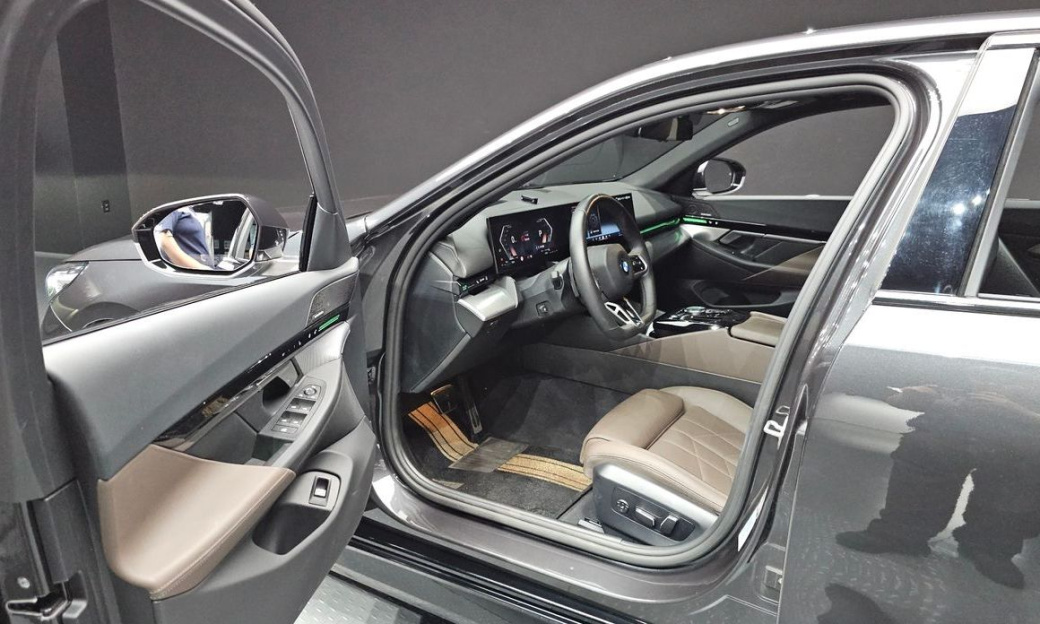 BMW 5-Series 520i M Sport, 2024