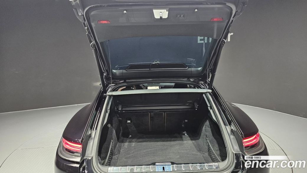 Porsche Panamera 4.0 GTS, 2023