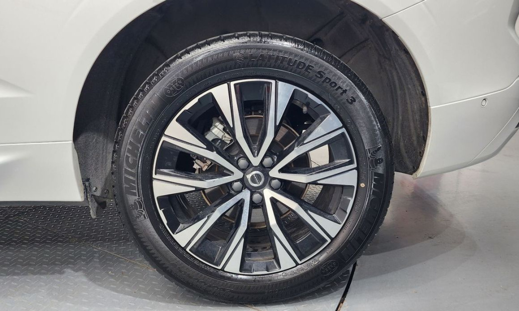 Volvo XC60 B5 Ultimate Bright, 2024