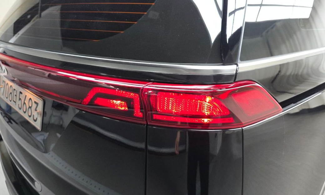 Kia Carnival 11-Seater Signature, 2023