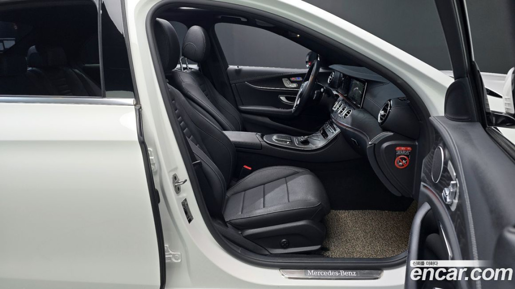 Mercedes-Benz E-Class E250 AMG Line, 2023