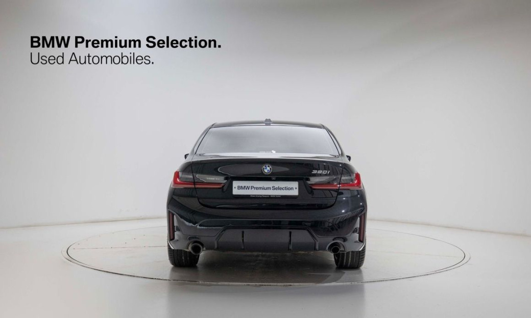 BMW 3-Series 320i M Sport, 2023
