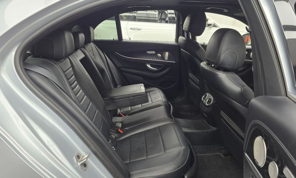 Mercedes-Benz E-Class E220d 4MATIC AMG Line, 2022