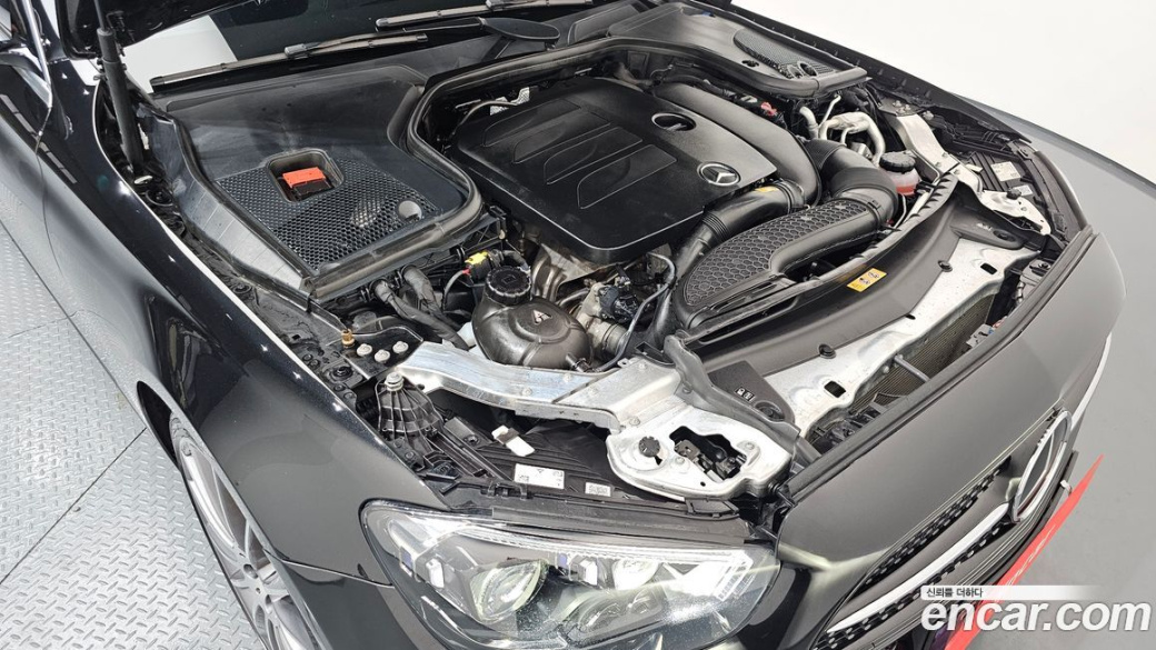 Mercedes-Benz E-Class E350 4MATIC AMG Line, 2022