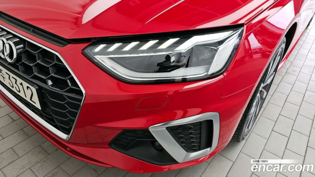 Audi A4 35 TDI Premium, 2023
