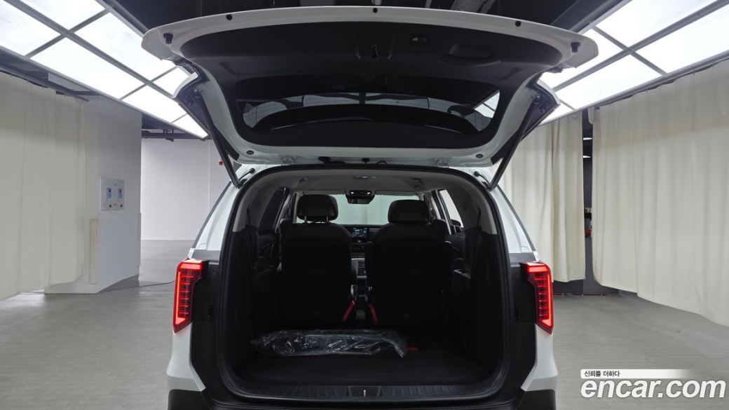 Kia Carnival 7-Seater Signature, 2024