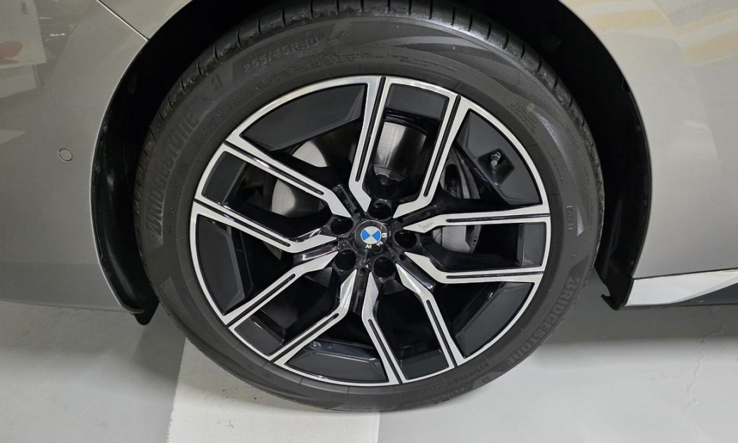 BMW 7-Series 740d xDrive M Sport, 2025