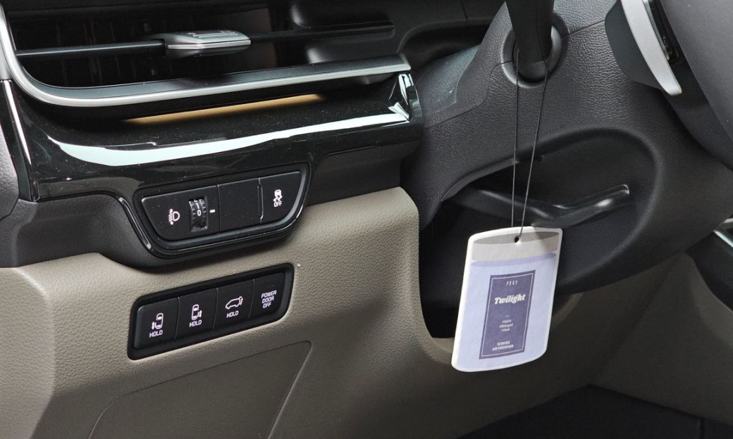 Kia Carnival 9-Seater Signature, 2025