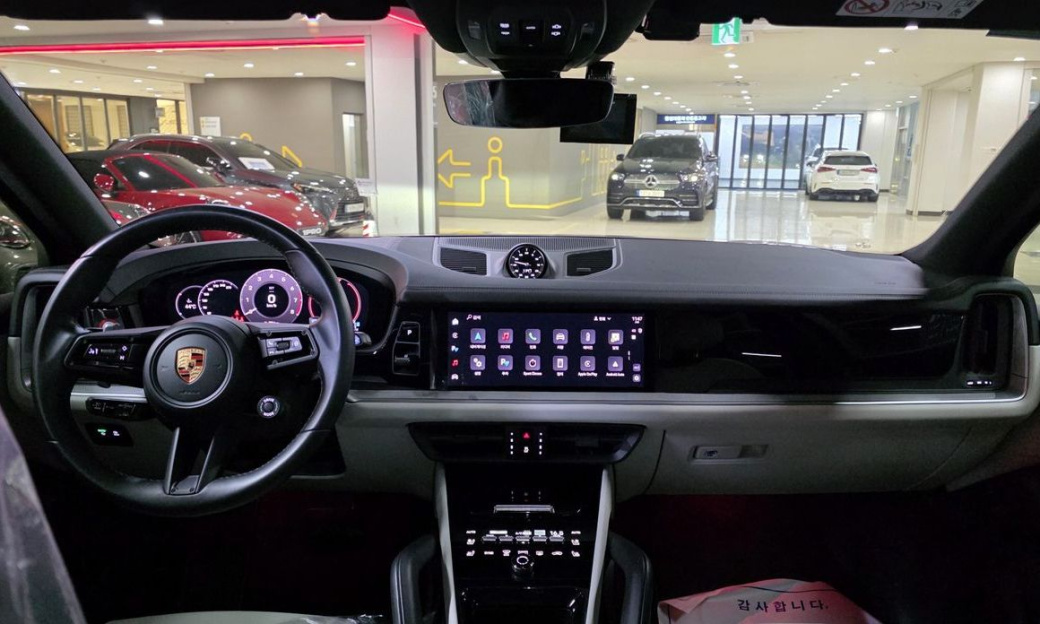 Porsche Cayenne 3.0, 2024