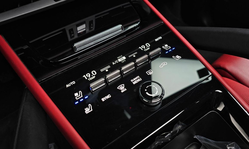Porsche Cayenne 3.0, 2024
