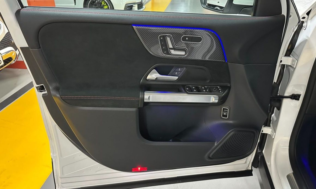 Mercedes-Benz GLB-Class AMG GLB35 4MATIC, 2025