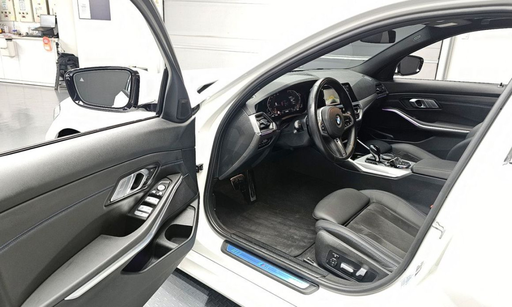 BMW 3-Series 320i M Sport, 2022