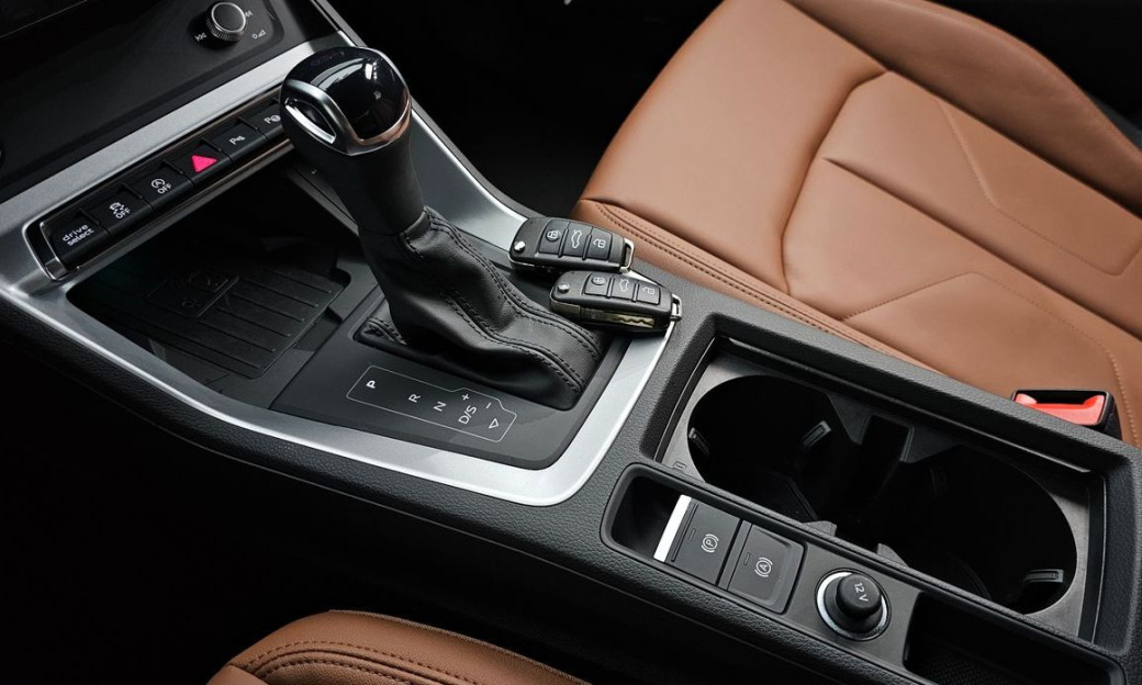 Audi Q3 35 TDI Premium, 2025