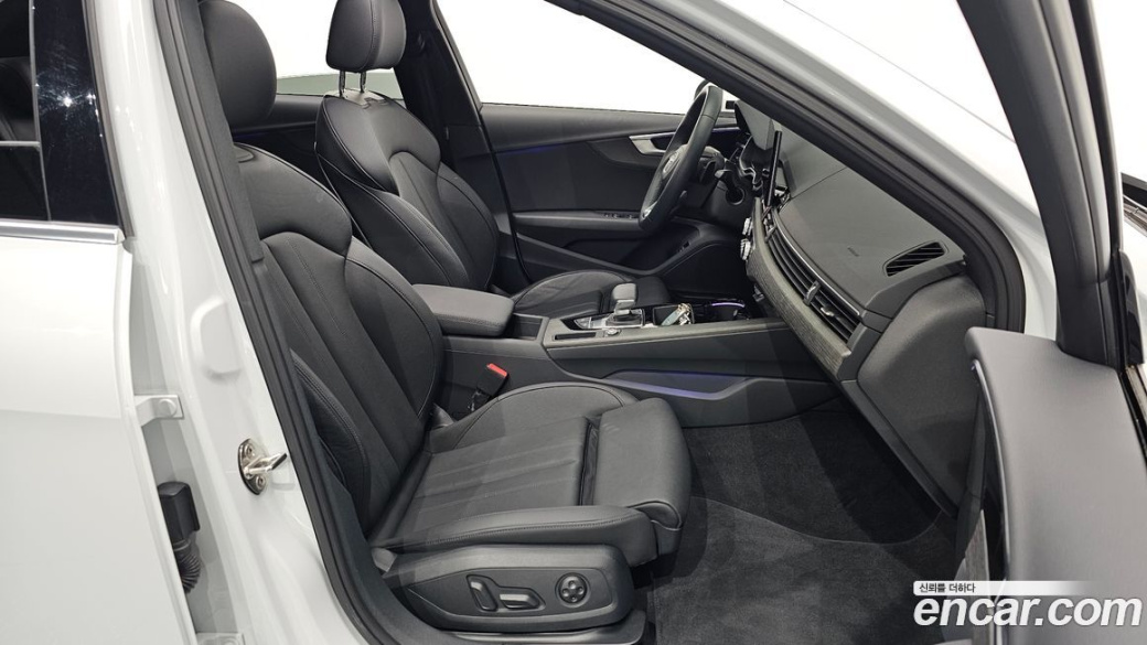 Audi A4 40 TFSI Premium, 2023