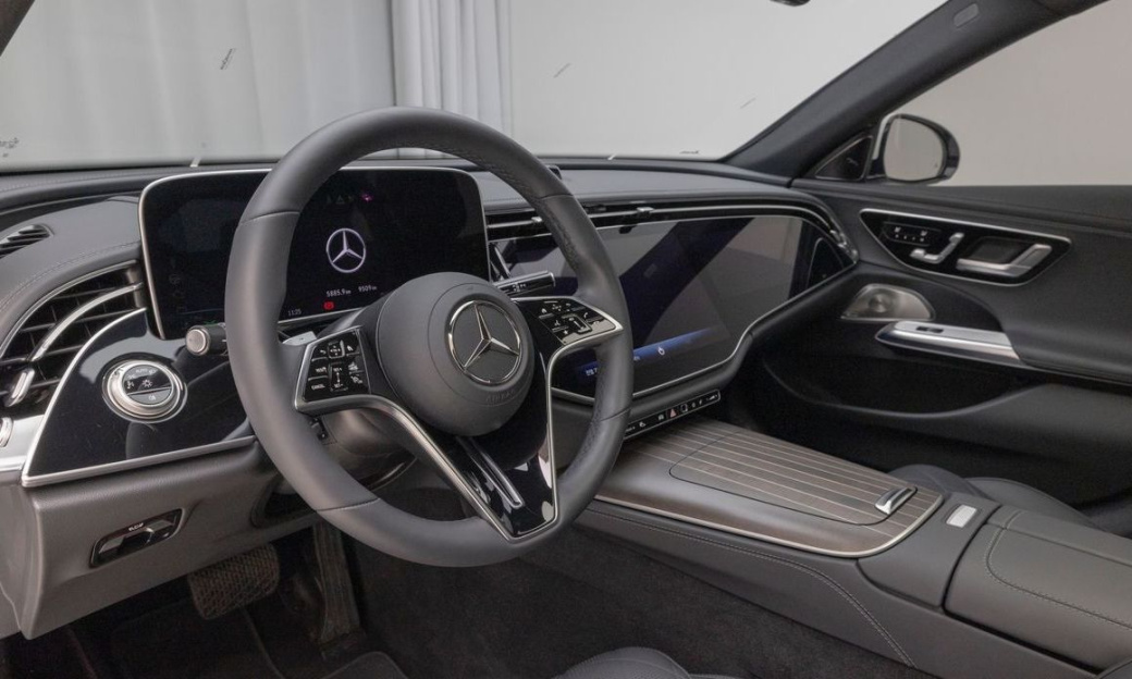 Mercedes-Benz E-Class E450 4MATIC Exclusive, 2025