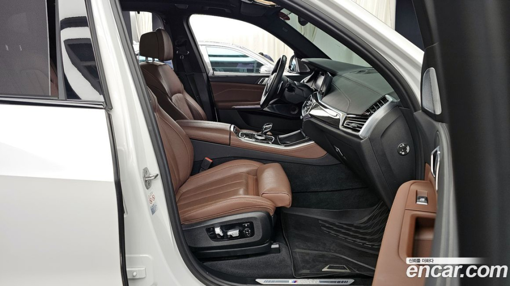 BMW X5 M50i, 2022