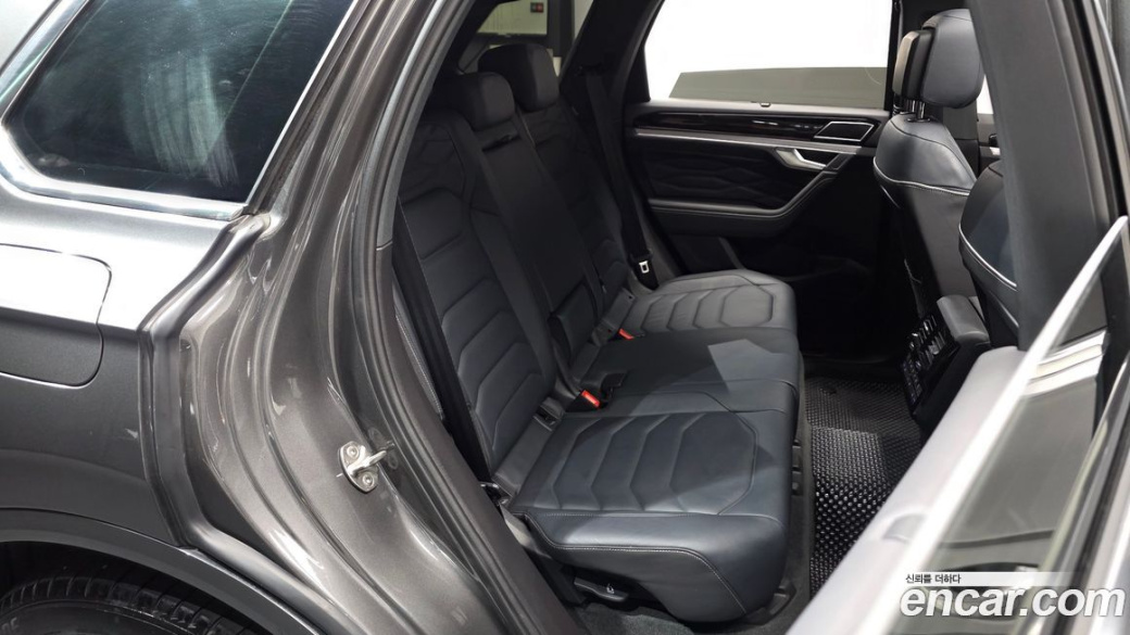 Volkswagen Touareg 3.0 TDI R-Line, 2024
