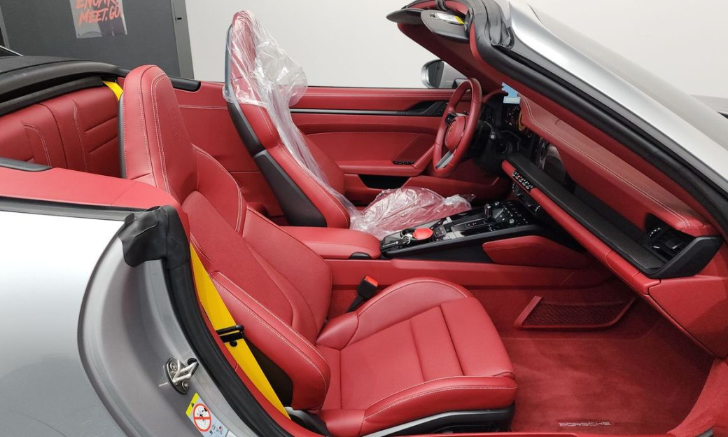 Porsche 911 Carrera GTS Cabriolet, 2025