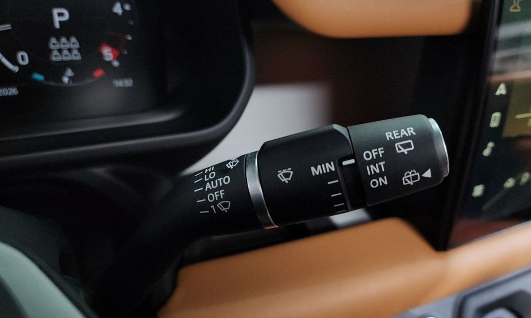Land Rover Defender 130 D300 X-Dynamic HSE, 2023