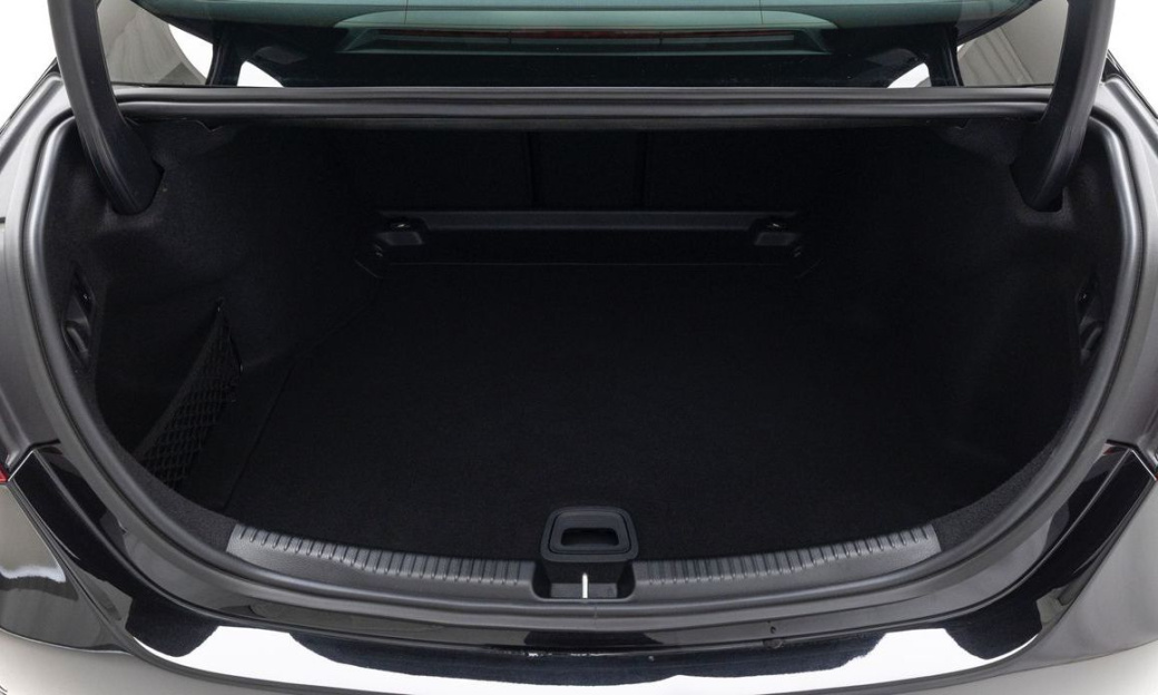 Mercedes-Benz C-Class C200 Avantgarde, 2025