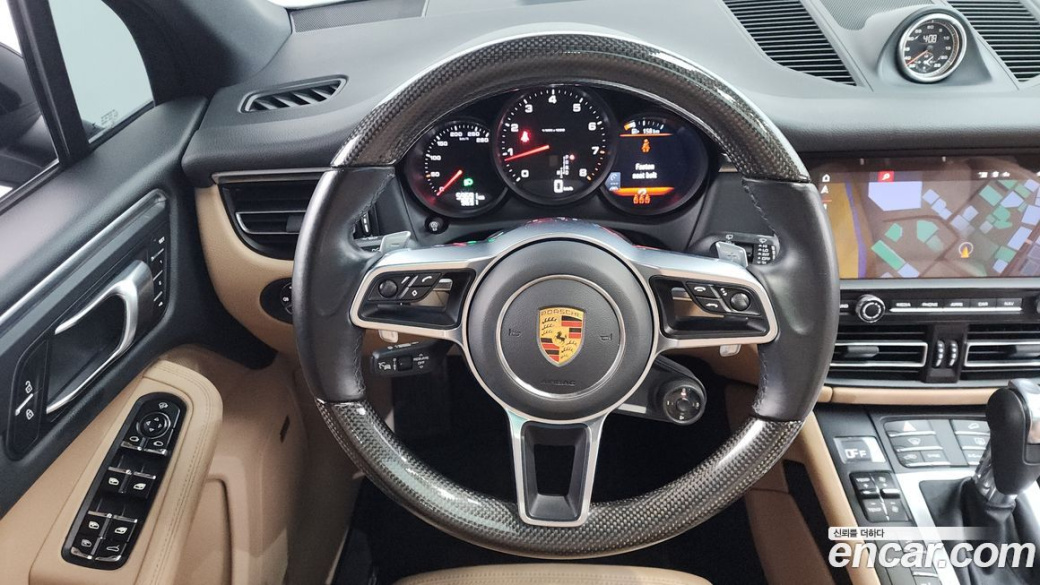 Porsche Macan 2.0, 2021