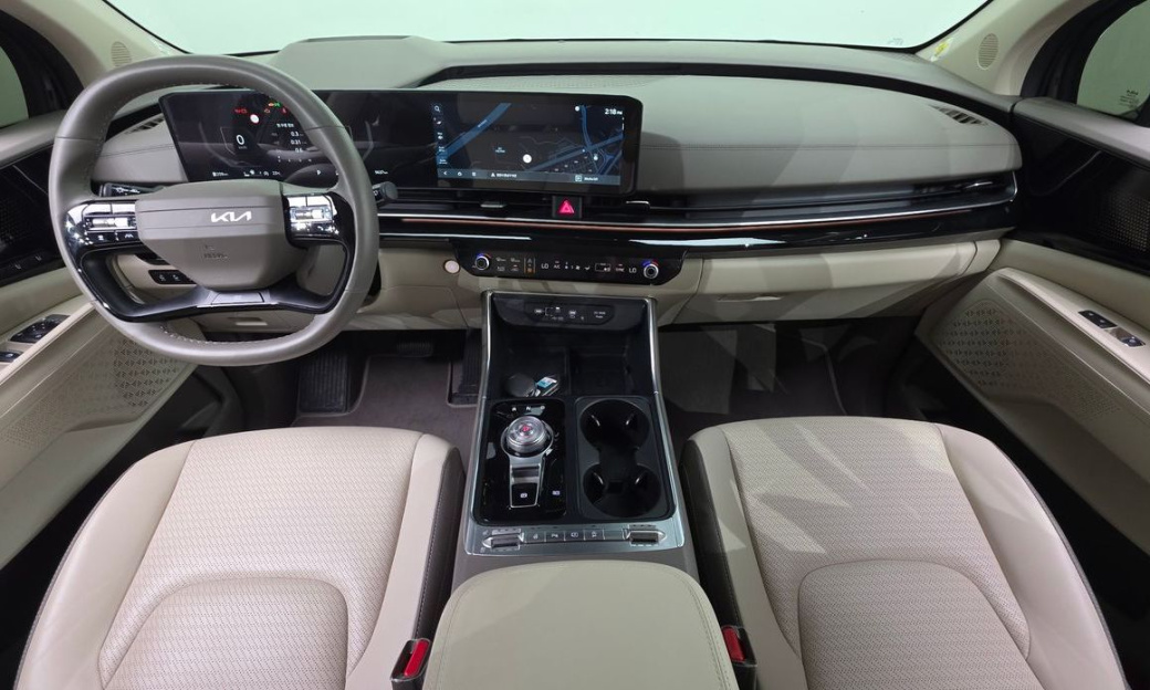 Kia Carnival 7-Seater Gravity, 2025