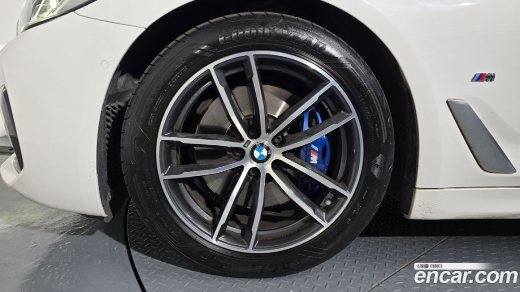 BMW 5-Series 520i M Sport, 2023