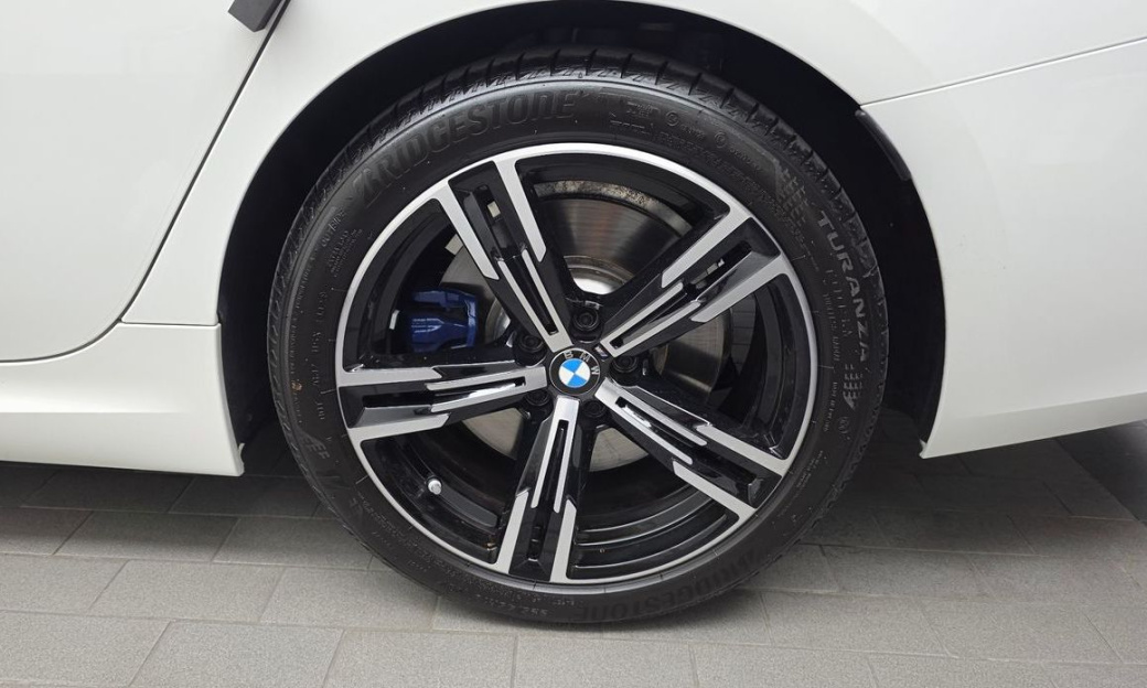 BMW 3-Series 320i M Sport, 2025