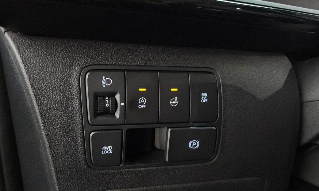 Hyundai Staria 4WD Lounge 7-Seater, 2025