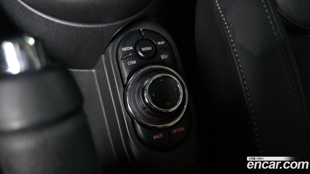 Mini Cooper Classic Plus Launch Pack, 2023