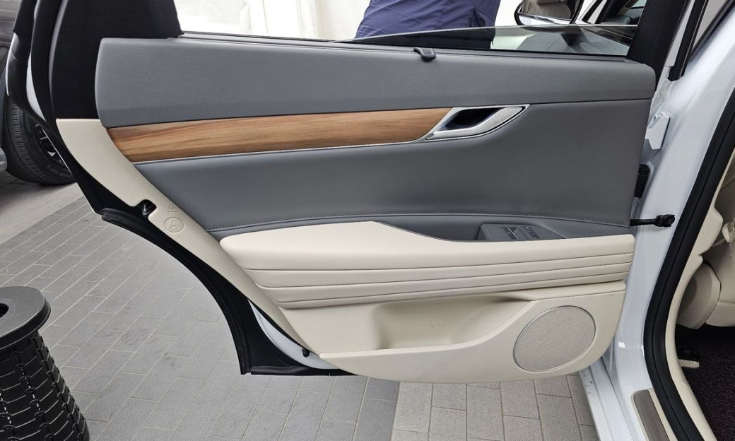 Genesis G80 Gasoline 2.5 Turbo 2WD, 2025